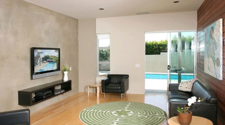  Innenarchitektur des Wohnzimmers: Dekorieren einer Wand mit einem Fernseher
