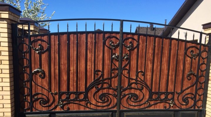  Forged items for the fence: decorate fences