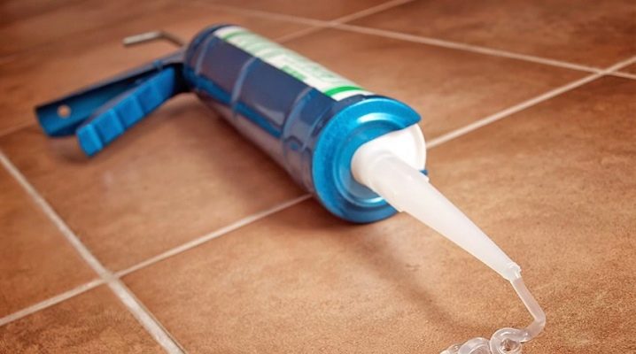  How to wipe silicone sealant from the tile?