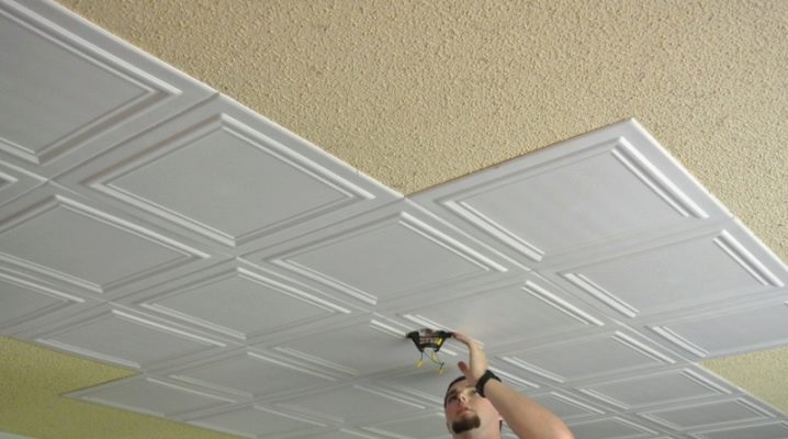  How to glue the ceiling tiles from foam?