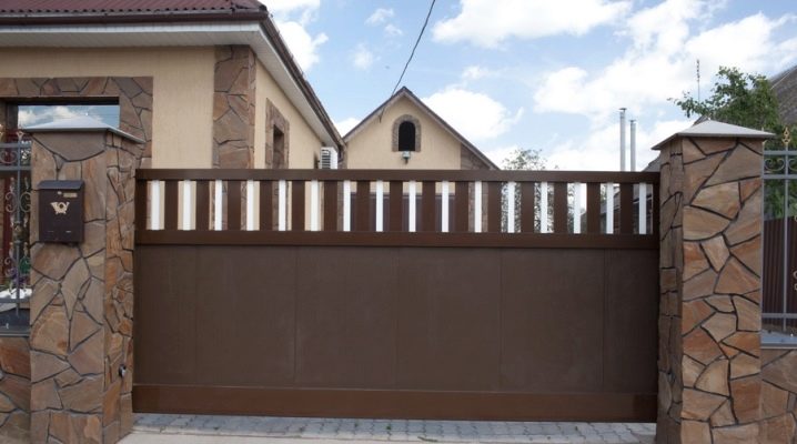  Sliding gates Alutech: advantages and features of structures