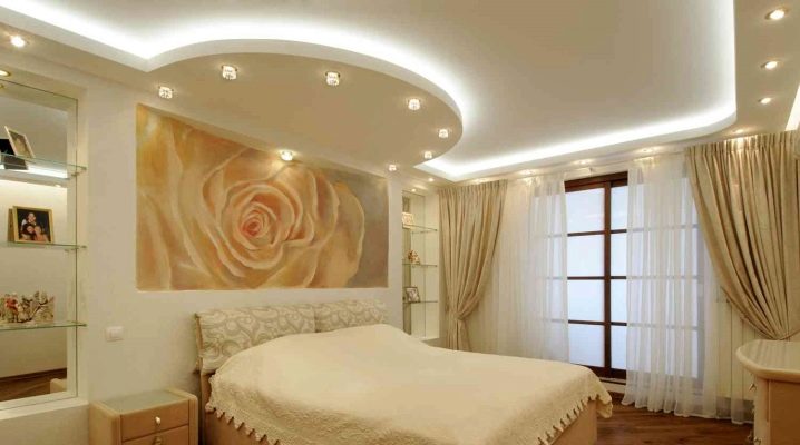 Idee per la progettazione del soffitto in gesso nella camera da letto