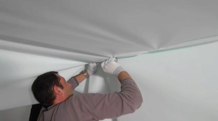  Hur man ordentligt klistrar fast taket: valet av lim, speciellt reparationsbeläggningen