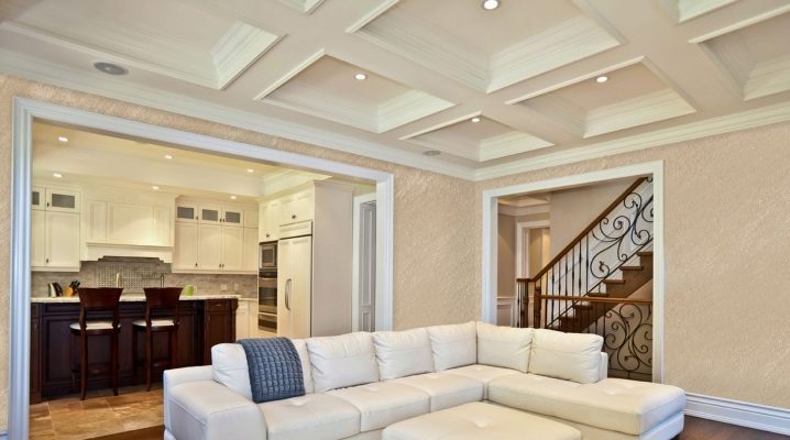  Multi-level ceilings in modern interior design