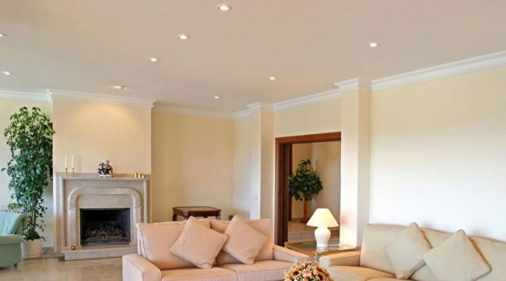  Jednostupňové sádrokartonové stropy: prvky a příklady v interiéru