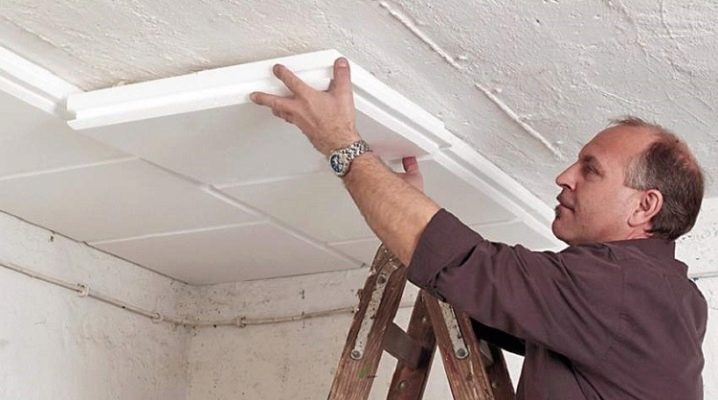  Painéis de isolamento acústico para o teto: tipos e características