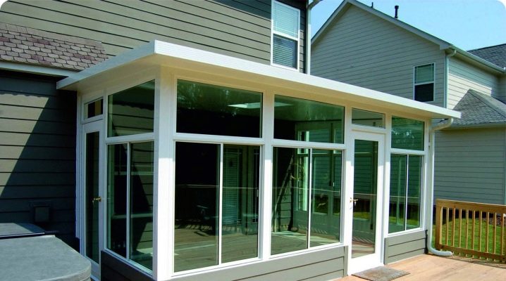  Balkonlar ve verandalar için sürgülü alüminyum pencereler: cam gazebos