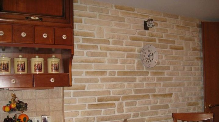  PVC panels under the brick: the pros and cons