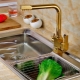  İçme suyu musluğu ile mutfak musluk