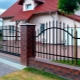  Kovové ploty: typy a vlastnosti instalace