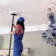  คุณสามารถทำความสะอาดฝ้าเพดานและคราบสกปรกได้อย่างไร?