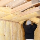  Sự tinh tế của lớp cách nhiệt của trần nhà trong một ngôi nhà riêng từ bên trong